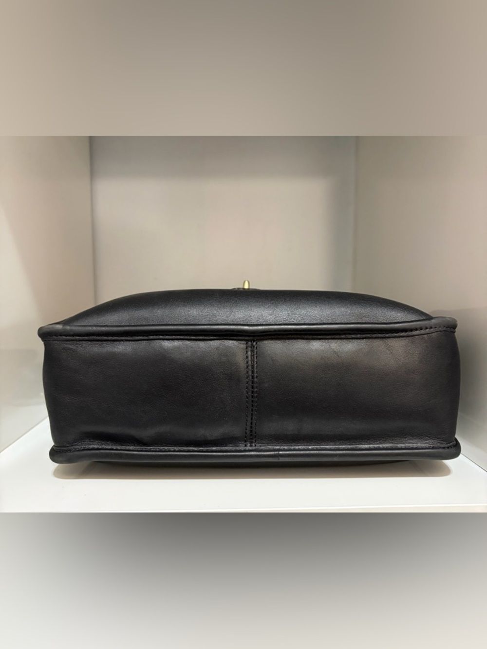 Vintage Coach Willis Bag (#9927) Black Leather Brass Hardware & Long Strap - Picture 3 of 8